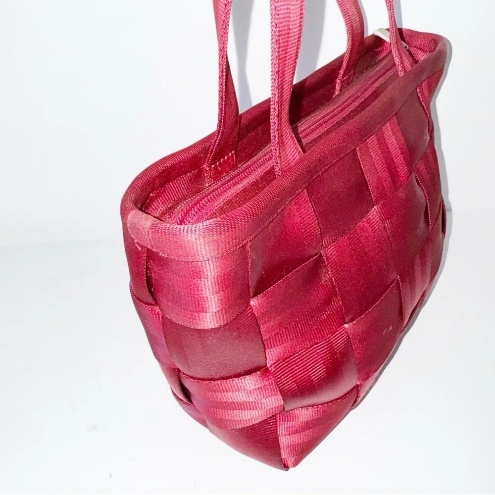 Y2K Harvey's The Original Red Seatbelt Bag Shoulder Y2K Contemporary